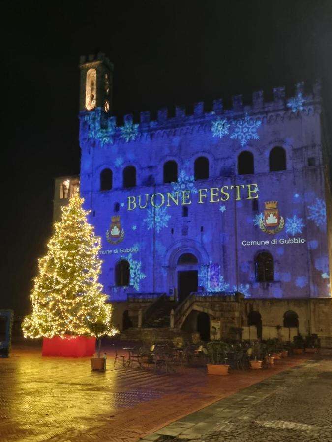 גוביו La Casetta Al Teatro Romano מראה חיצוני תמונה
